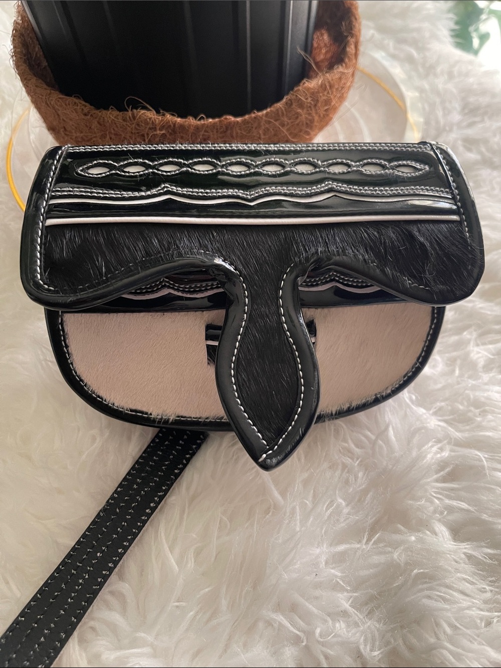 New 


Designer-Inspired Black & Cream Saddle Crossbody Bag